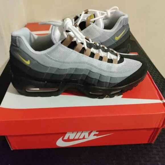 NIKE AIR MAX 95 OG   [ N.W.B.] - Picture 7 of 7